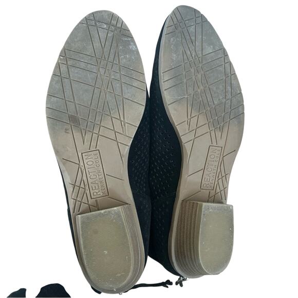 Kenneth Cole REACTION Women's Side Walk Perforated Suede Ankle Boot Size 10 - Picture 4 of 5